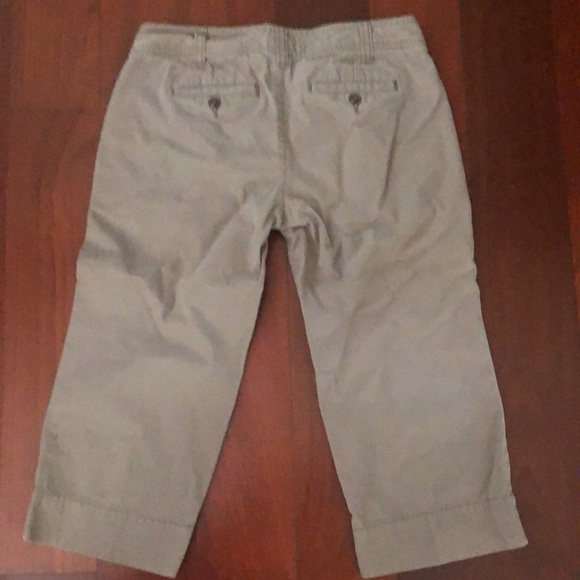 GAP “Favorite Khaki” Capri Low Riders Size 2 - Picture 6 of 6
